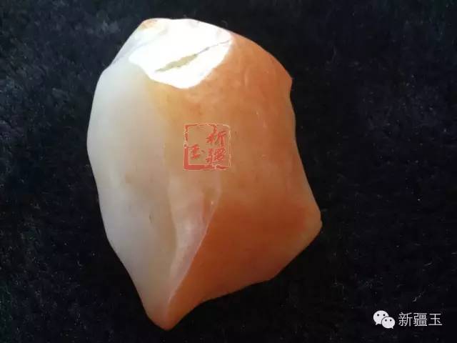 金丝玉的显微结构：晶质与隐晶质的精细解析