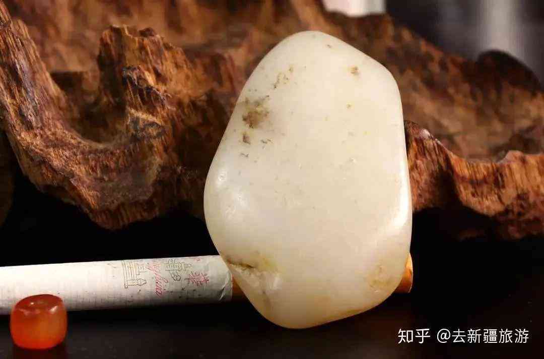 新和田玉籽料价格指南：一级白的昂贵之处与市场行情分析