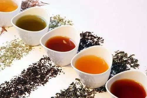 尿频尿急喝茶有效吗？_草药茶、乌龙茶、花草茶等饮品对缓解症状有帮助吗？