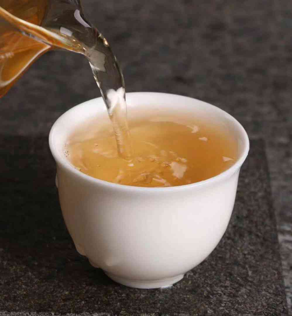 探索普洱茶生茶与熟茶：哪个更适合你的口味？