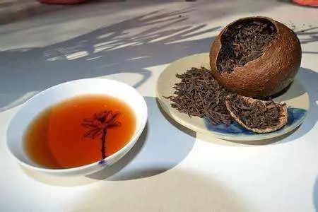 泡普洱茶可以加陈皮吗：探讨普洱茶中加入陈皮的可能性及其影响