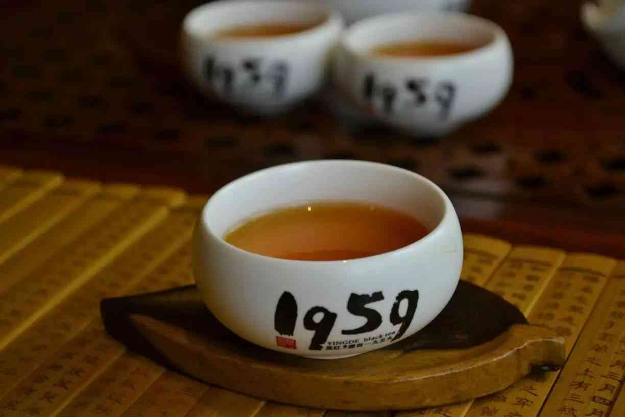 普洱茶夜间能喝么：晚上喝普洱茶合适吗？