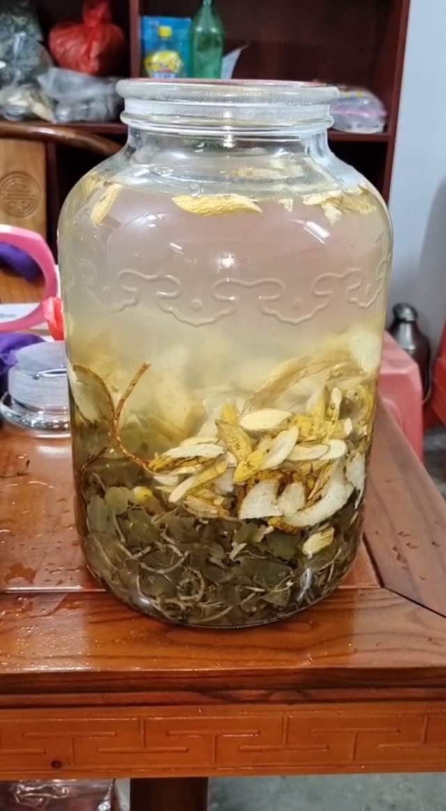 牛大力与陈皮泡酒：一种新的药膳组合，你试过了吗？