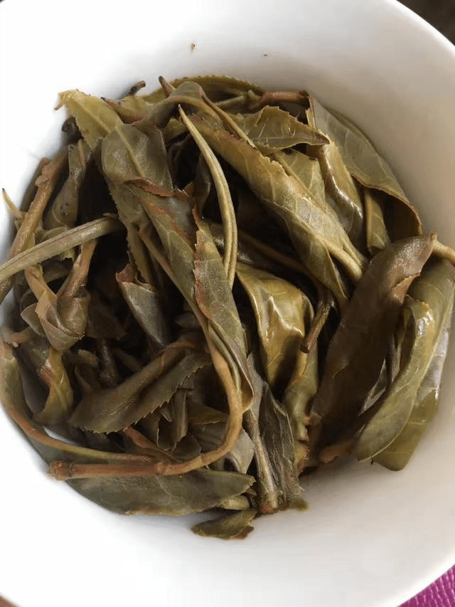 普洱茶有叶状吗？能喝吗？普洱茶的叶子能吃吗？普洱茶的叶底是什么颜色？