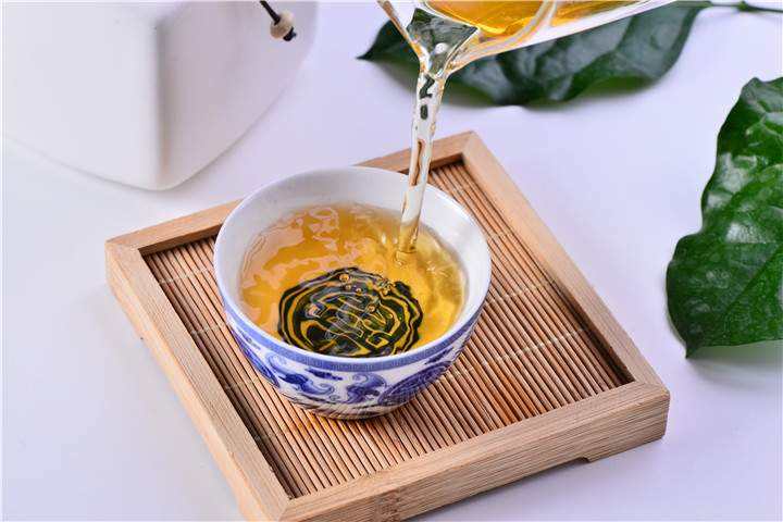 十年陈普洱茶：过期还是宝藏？探讨存期限对茶叶品质的影响