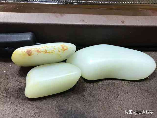 新和田玉羊脂玉的色彩之谜：何种颜色最珍贵？