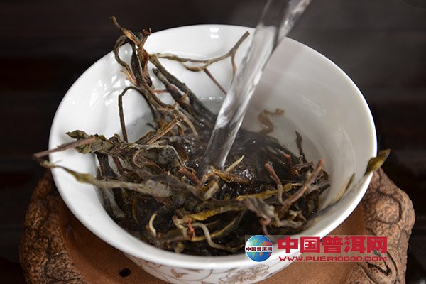 米地茶与其他普洱茶品种的区别：深入剖析口感、香气、陈化等方面的异同