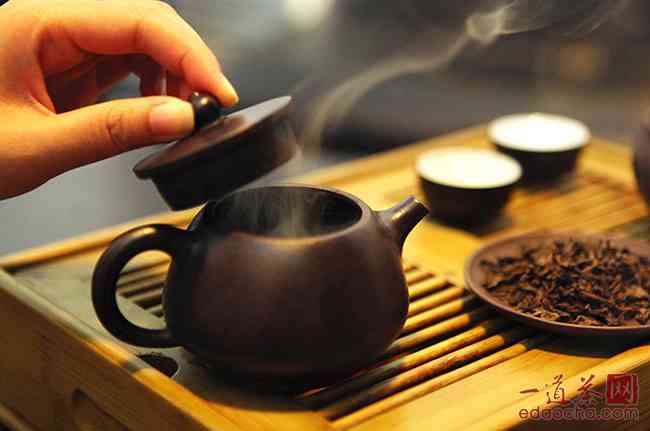 探究景迈古韵普洱茶熟茶的适宜泡法与时间：从古韵到现代口感的完美融合