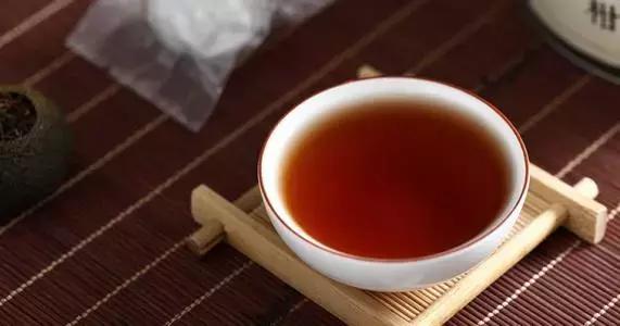 普洱茶和巧克力囊肿：可能有帮助的饮品组合吗？