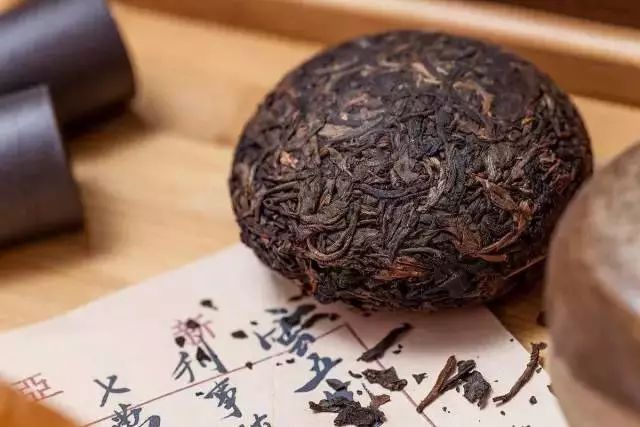 花普洱茶的全面功效与作用：解渴、消食、养胃等多方面解析