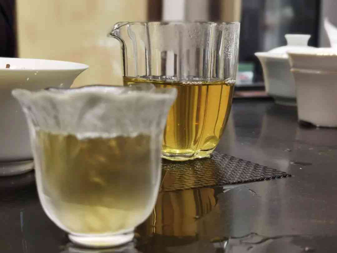 新 普洱茶制作后的烤干步骤与时间，何时可饮用？