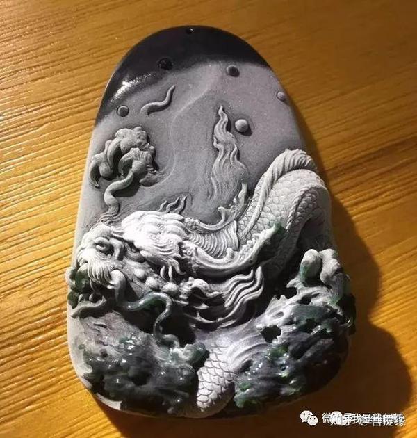 玉雕翡翠龙的雕工与雕刻：大师级技艺展现