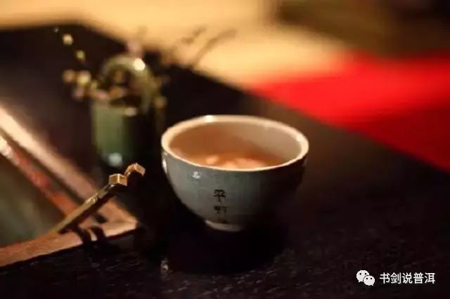 品质上乘的普洱茶头茶：真相揭秘与正确冲泡方法