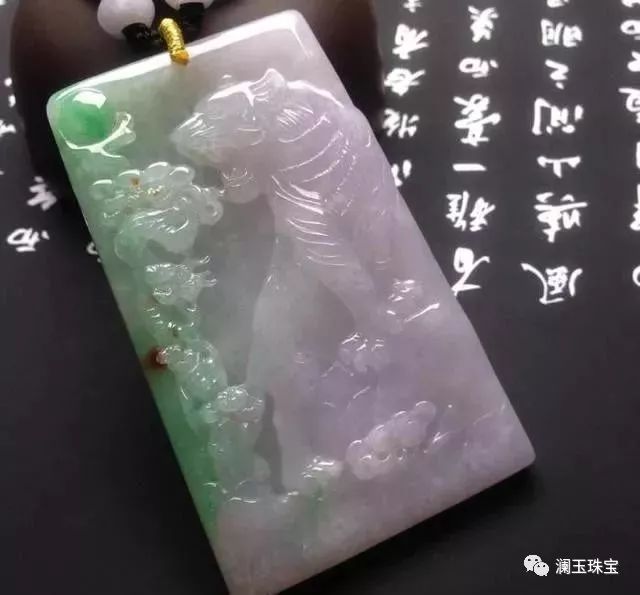 女生佩戴翡翠虎牌的寓意和禁忌，是否适合？如何选择合适的翡翠虎牌？