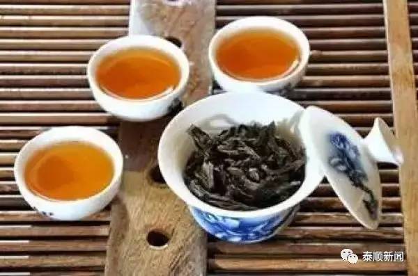 '岩茶与普洱茶哪个喝的人多：比较这两种茶的受欢迎程度'