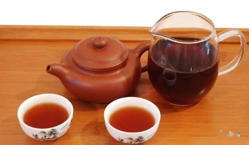 普洱茶的魅力：品茗艺术、种类特点、泡茶方法及品鉴技巧一应俱全