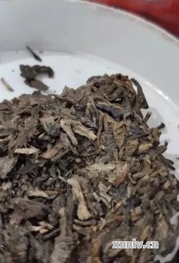 普洱茶出现碎末正常吗？能喝吗？