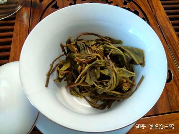 普洱茶：黄金叶还是白茶叶？了解普洱茶的真正身份