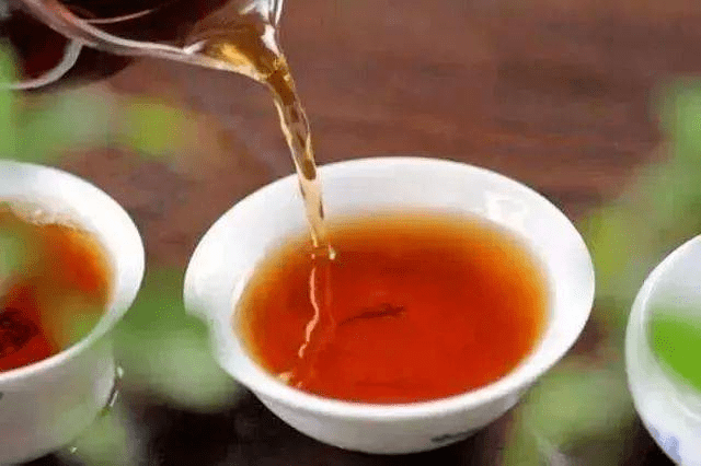 2004邦倚聘号普洱茶的倚邦特点与口感体验