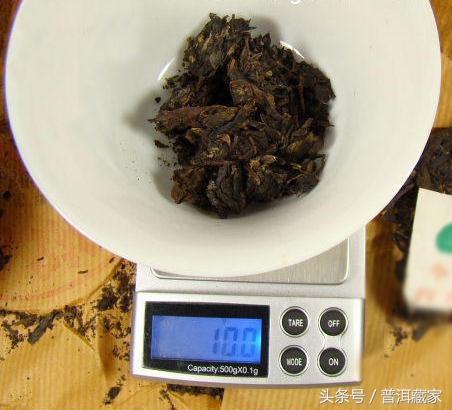 普洱茶100克怎么撬开的呢？一坨普洱茶怎么开？普洱茶一大块怎么弄开？