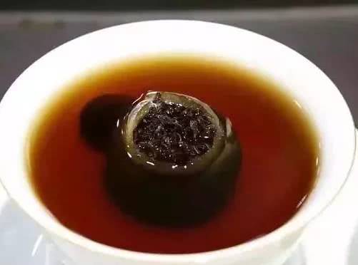 新 '普洱茶陈化过程中的小青柑与其他陈年茶品的对比分析'