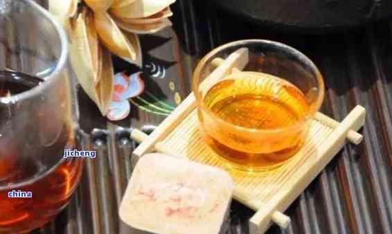 普洱茶与花的独特搭配：泡法、效果及注意事项一览