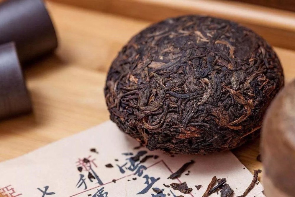 '2003年王霞木普洱茶357g,云南千年木古树生茶，思王霞普洱茶价格'