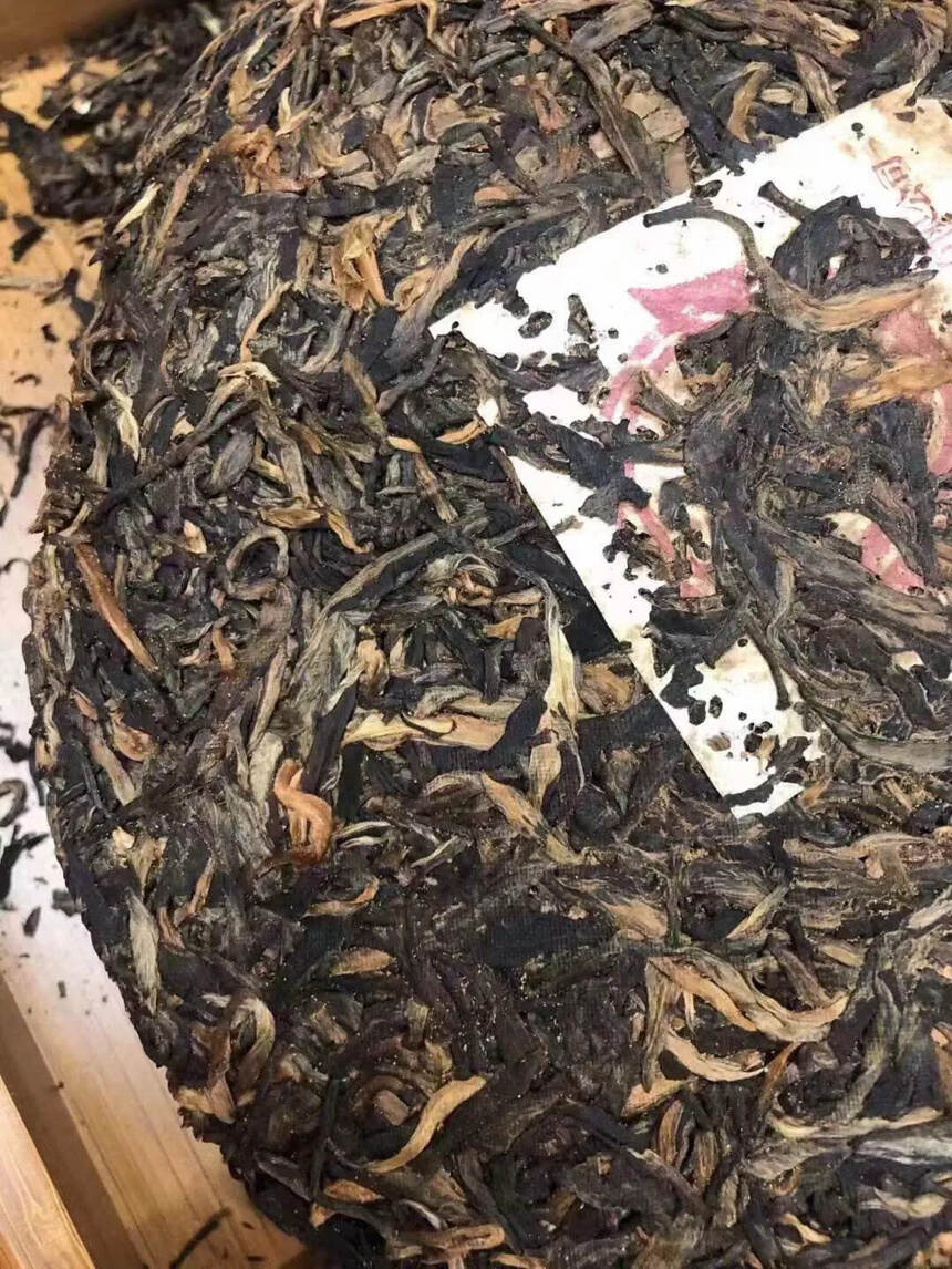 '2003年王霞木普洱茶357g,云南千年木古树生茶，思王霞普洱茶价格'