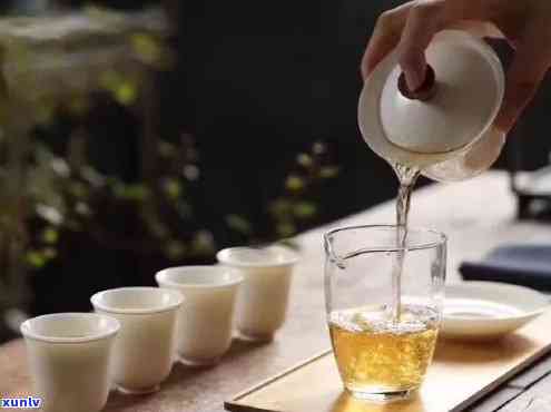 天出汗多喝茶叶水好吗？女性适合喝什么茶？