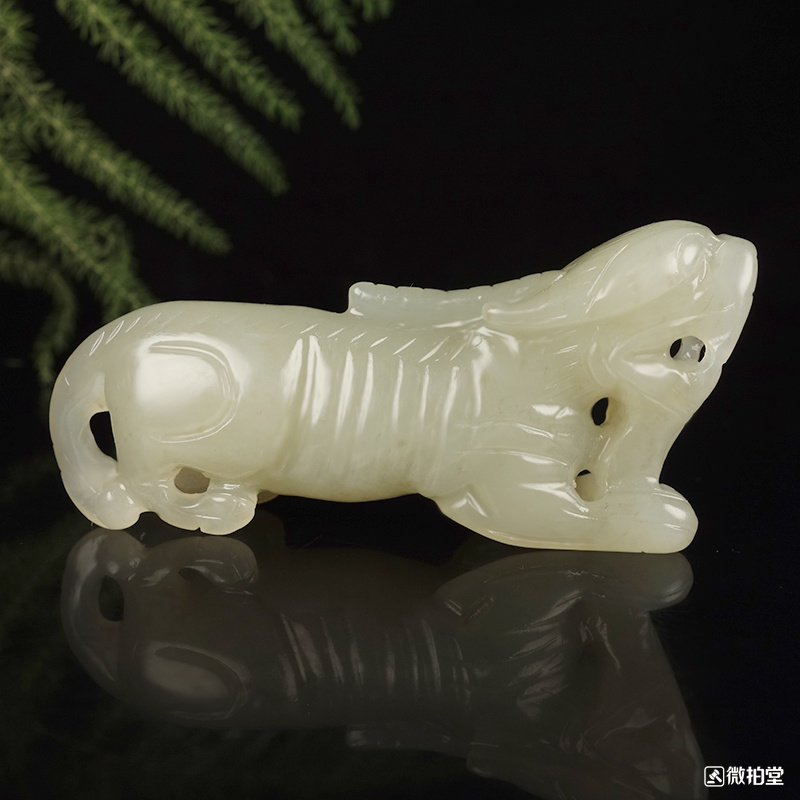 男的戴翡翠好还是和田玉好：翡翠与和田玉的选择指南