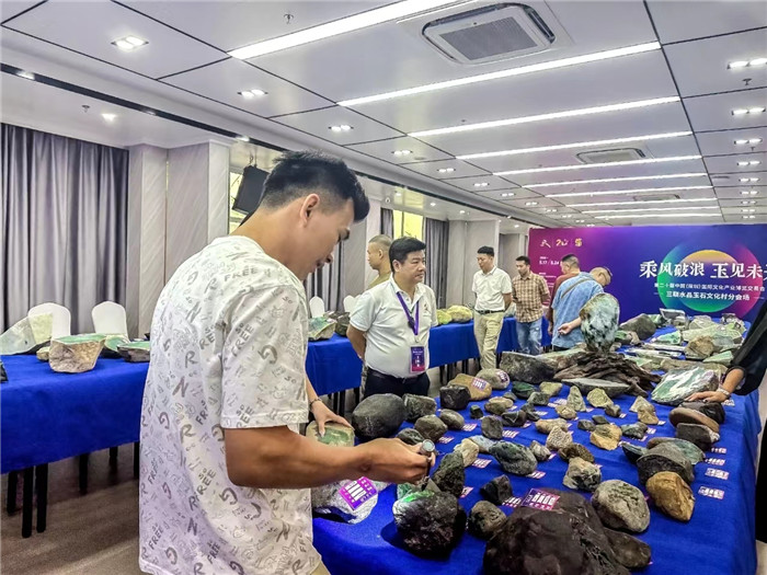 乘风破浪的玉石商海之旅