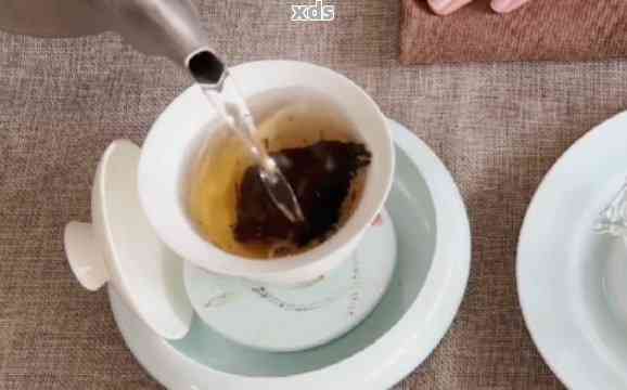 普洱茶的花茶壶煮法：详细步骤、注意事项及品饮技巧