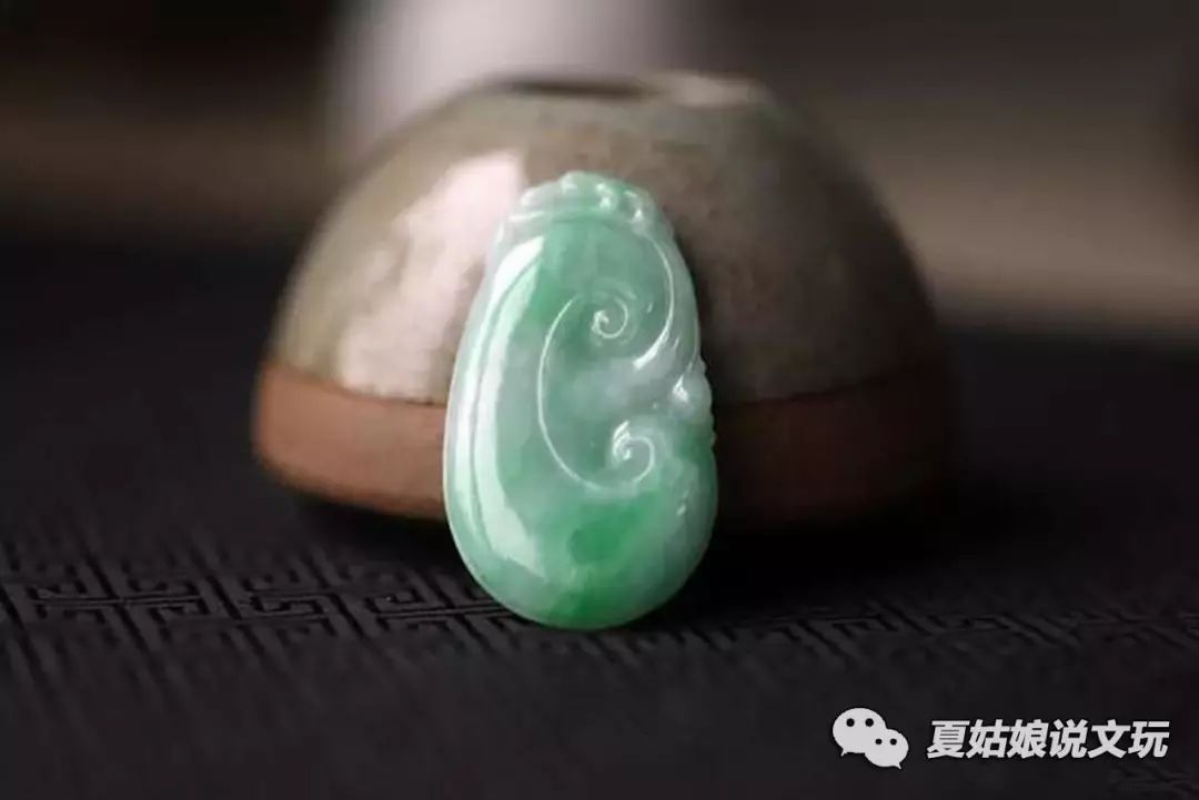 天然的玉石都会有石纹吗？为什么有天然石纹的玉好吗？