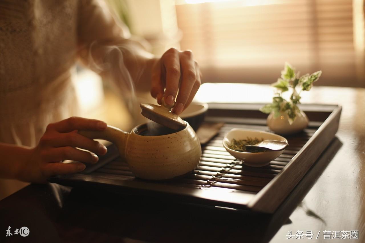 普洱茶存的容器选择及其对茶叶品质的影响