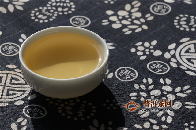 新普洱茶的通透感与其独特发酵过程有关吗？探究其饮用效果和原因