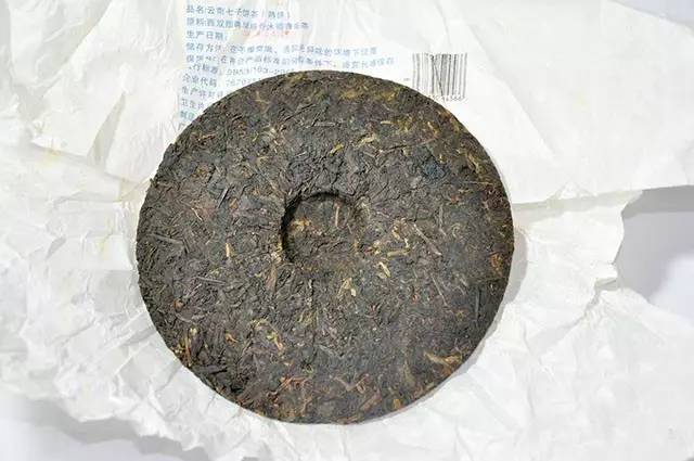 普洱茶饼存放时间过长变松：探讨其原因与影响