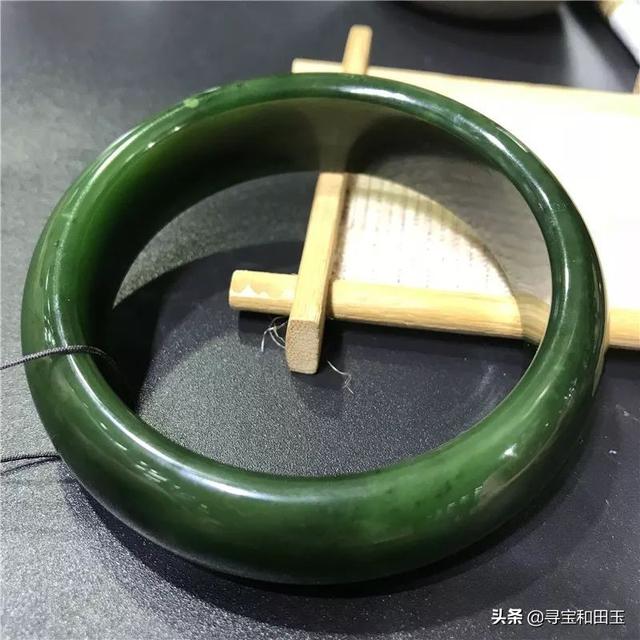 碧玉是天然的吗？为什么？还是人工？