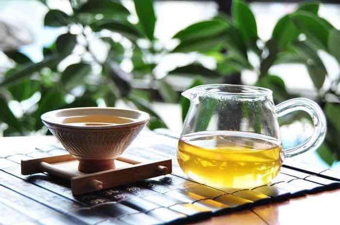 新 普洱茶的品饮技巧：是否需要吐口水？为什么有些茶友不能喝？