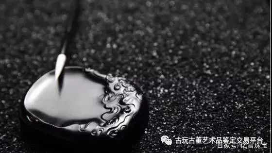 墨玉能防小人吗？如何运用墨玉来保护自己？