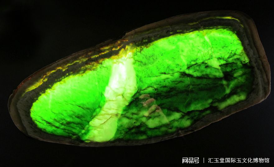 和田玉碧玉籽料形成过程探究：和田地区的神秘宝石