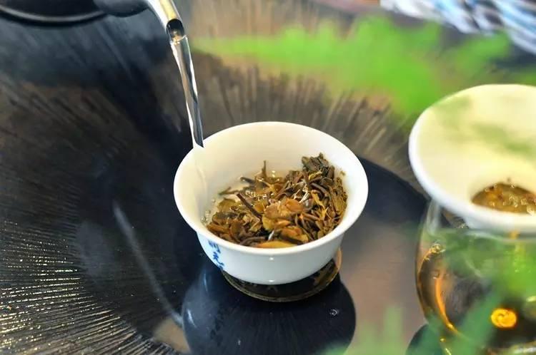 新2005年乌金号普洱茶——稀有的古树茶，收藏与品饮价值极高