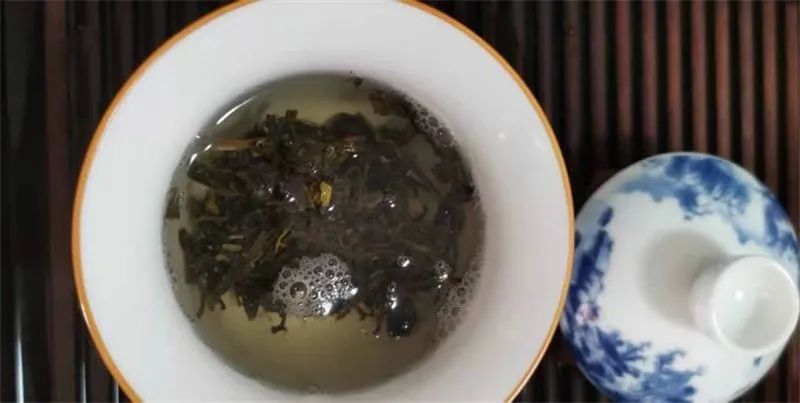 保存了一年的普洱茶，其价值如何评估？