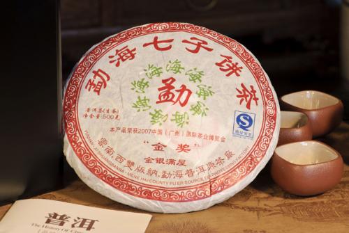 2008年普洱茶曼松357克：年份、产地、品质、制作工艺全面解析与品鉴指南