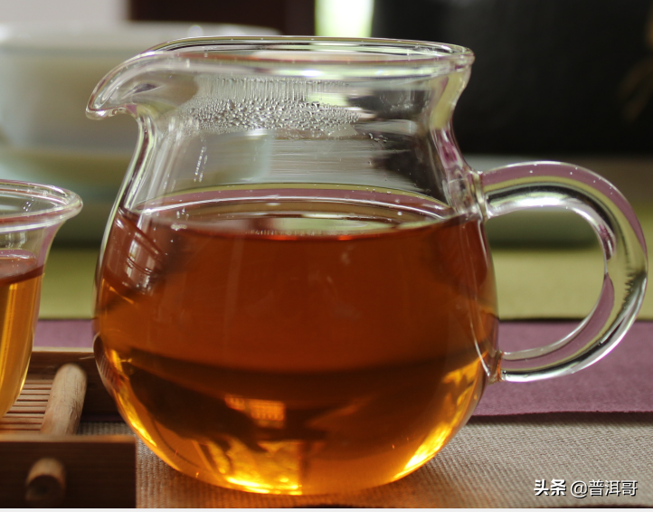 云南特产七子饼茶红中黄：古树茶香韵，品质越传承千年