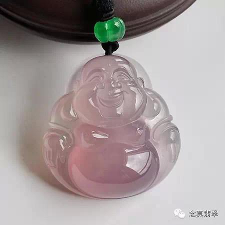 男士佩戴翡翠玉石还是蜜蜡：一种个人品味的展现