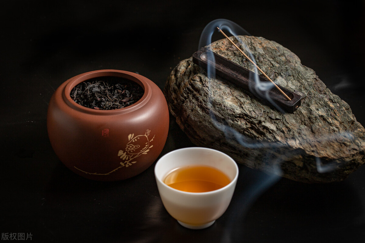 深入解析茶的种类及其特点：从绿茶、红茶到乌龙茶，一网打尽！