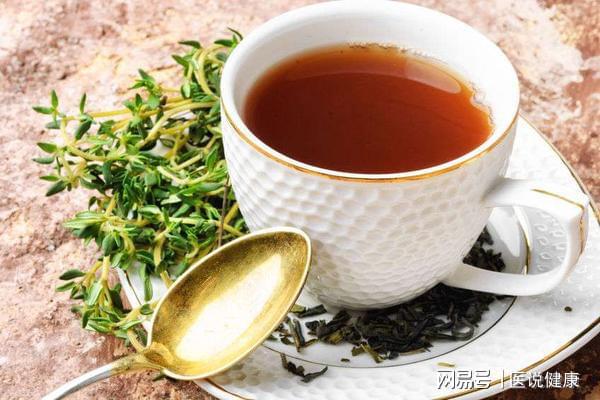 喝茶为什么会胃酸灼热：探讨喝茶引发胃酸不适的原因及解决方法