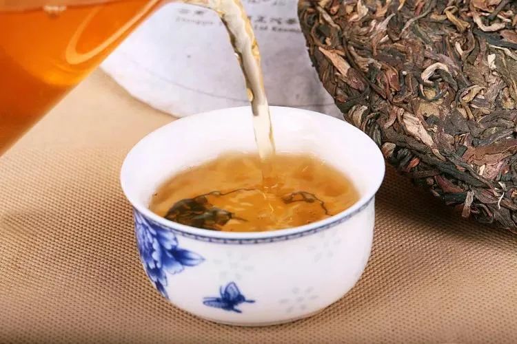 生活就像一杯茶，品味经典，一泡足矣n生活就如茶香四溢，一泡茶韵悠长