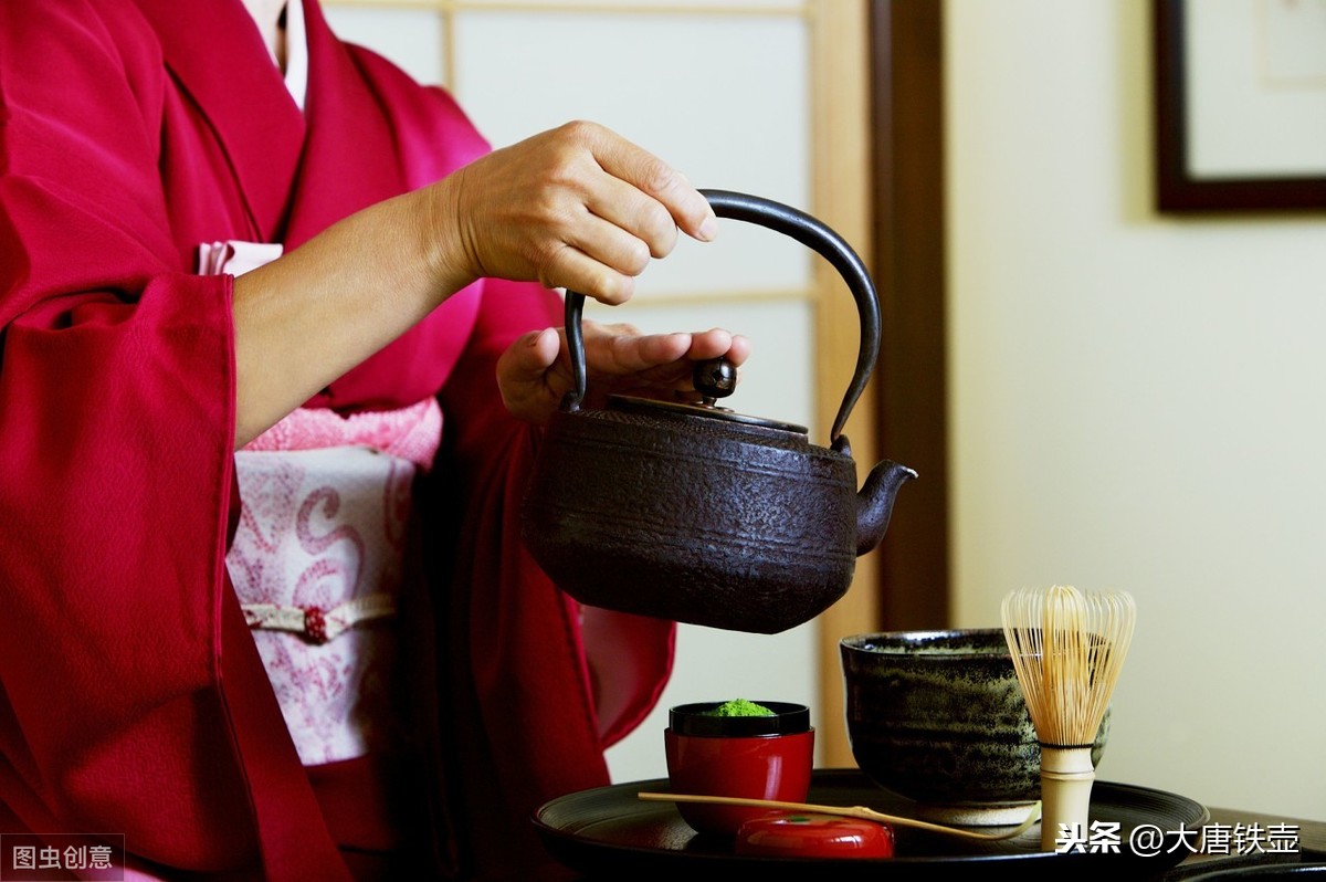 铁壶泡茶在文化中的地位与好处：了解传统与现代的茶道体验