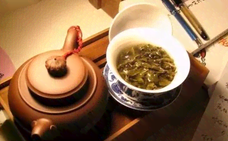 喝普洱茶后心慌是怎么回事：探讨喝普洱茶后出现心慌的原因及解决方法